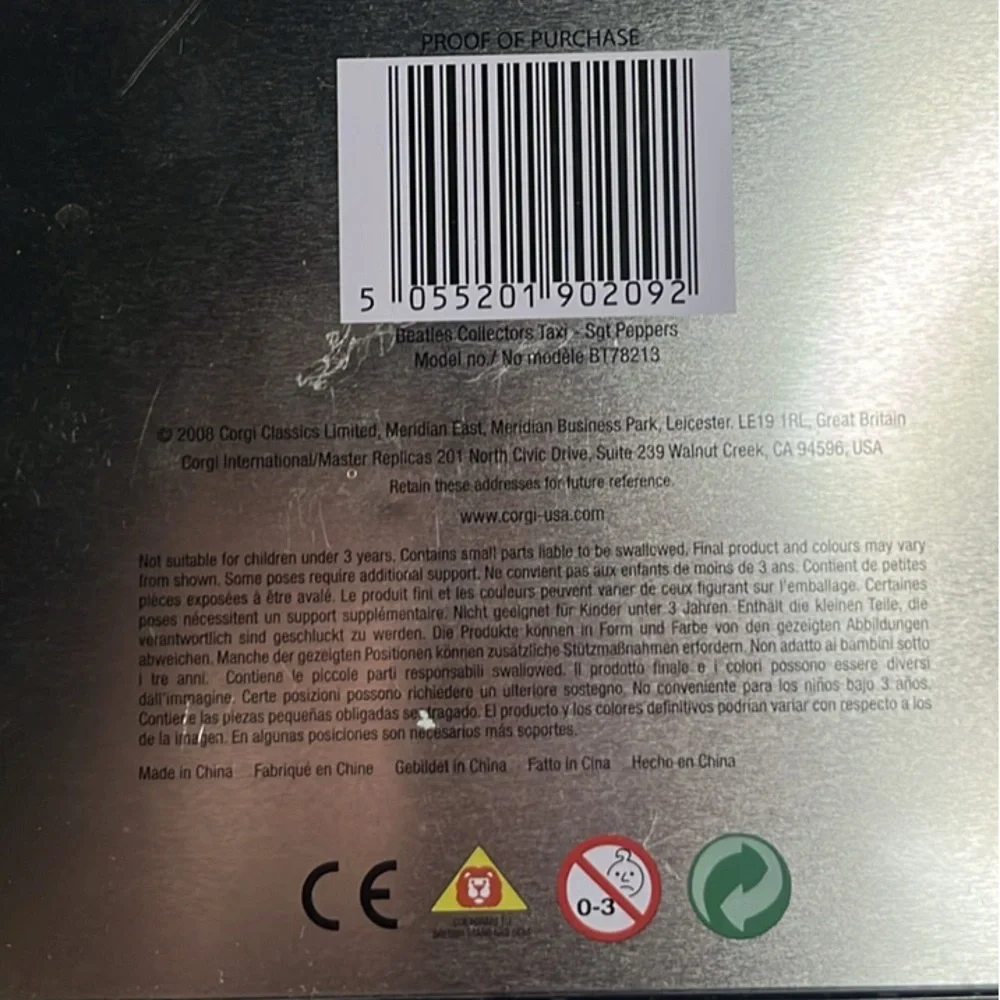 Corgi- The Beatles Sgt Peppper Album Cover London Taxi 2008 in collectors tin - Picture 5 of 6